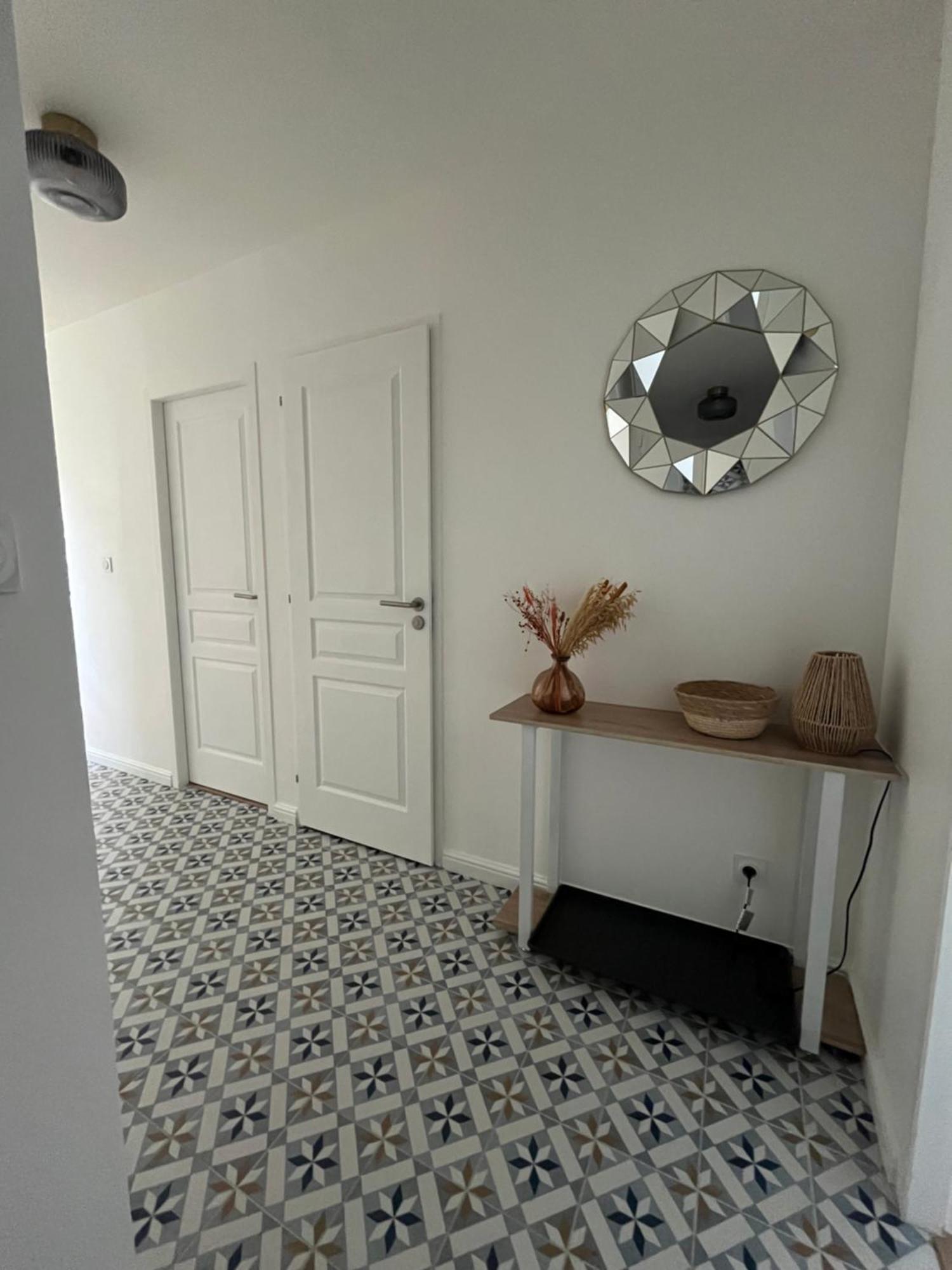 Appartement Cosy Et Confortable Saint-Genis-Laval Exteriör bild
